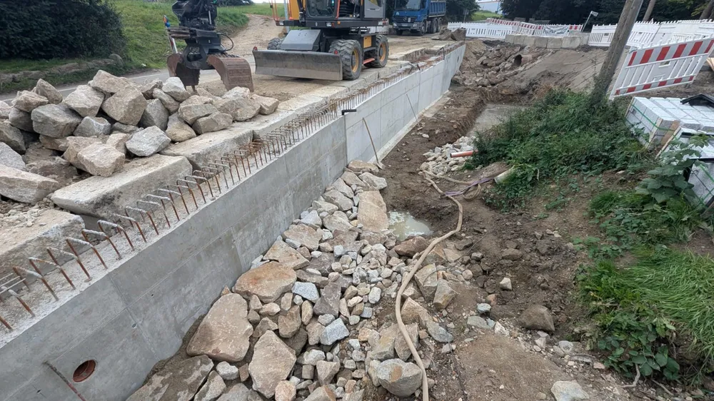 Herwigsdorf S 143 - Stützmauersanierung